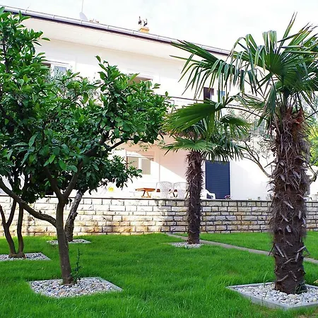 Nia Apartament *