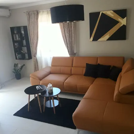 Apartament Nia *